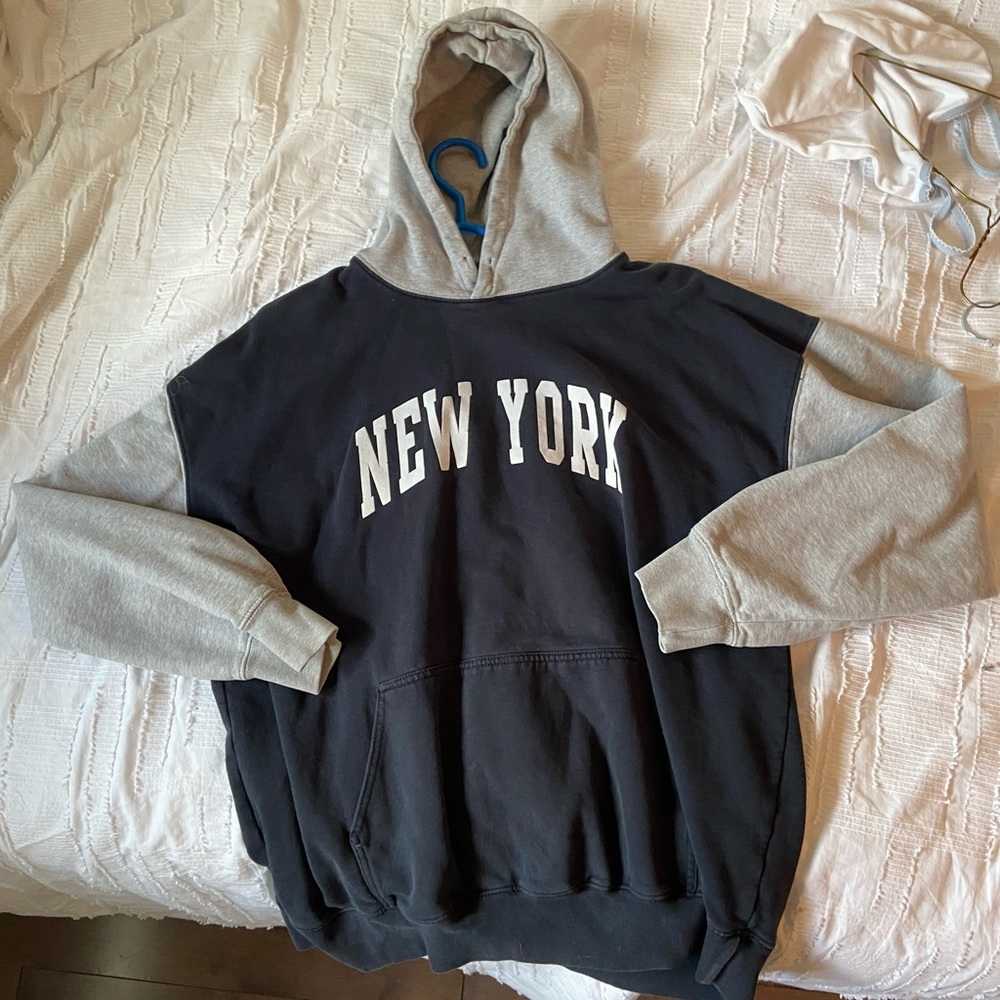 Brandy Melville New York hoodie